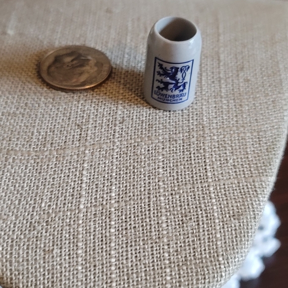 ๐๐mini lowenbrau charm - Picture 2 of 3